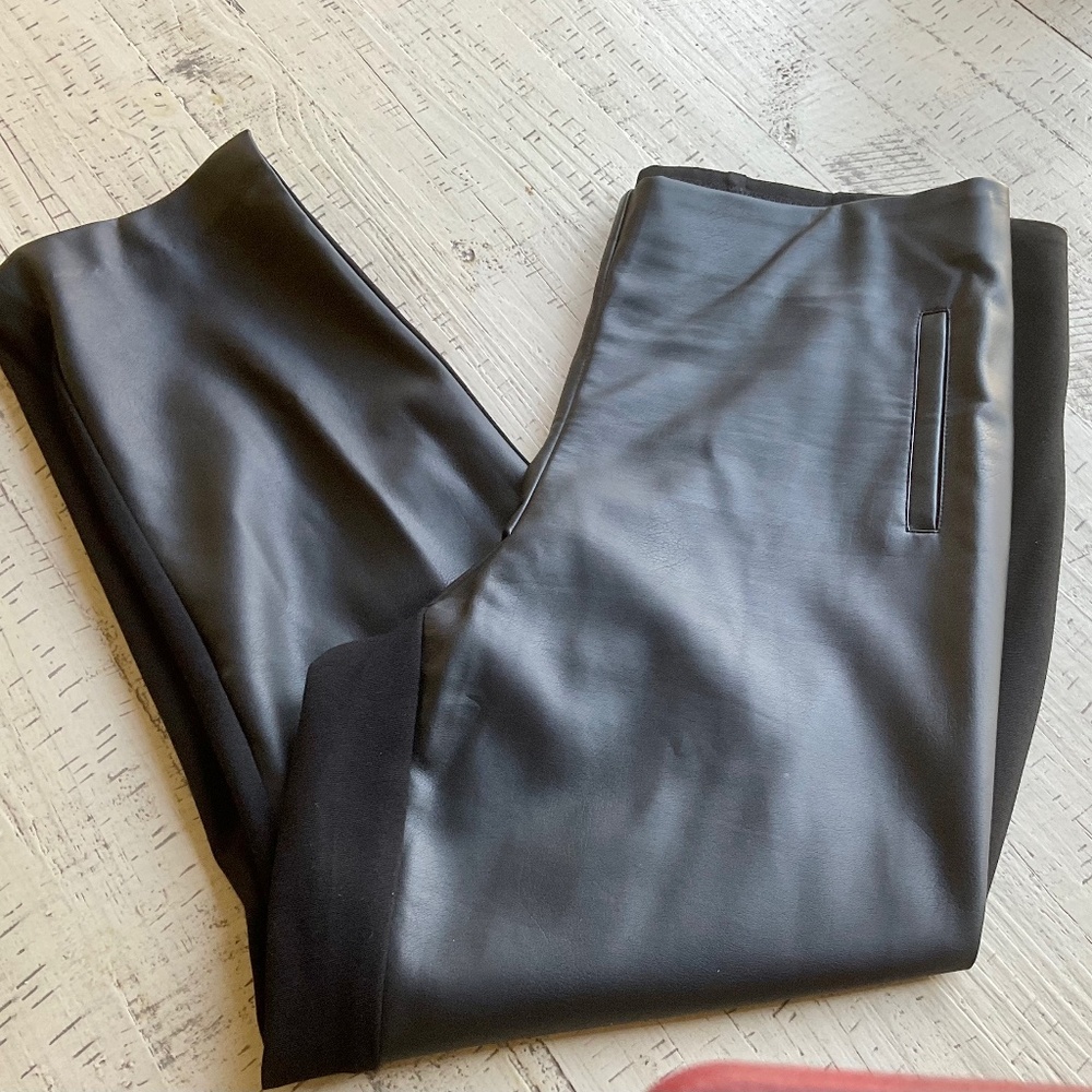 CHICO’S  BLACK PANTS FAUX LEATHER FRONT KNIT BACK 2.5 VGC 12/14 Large